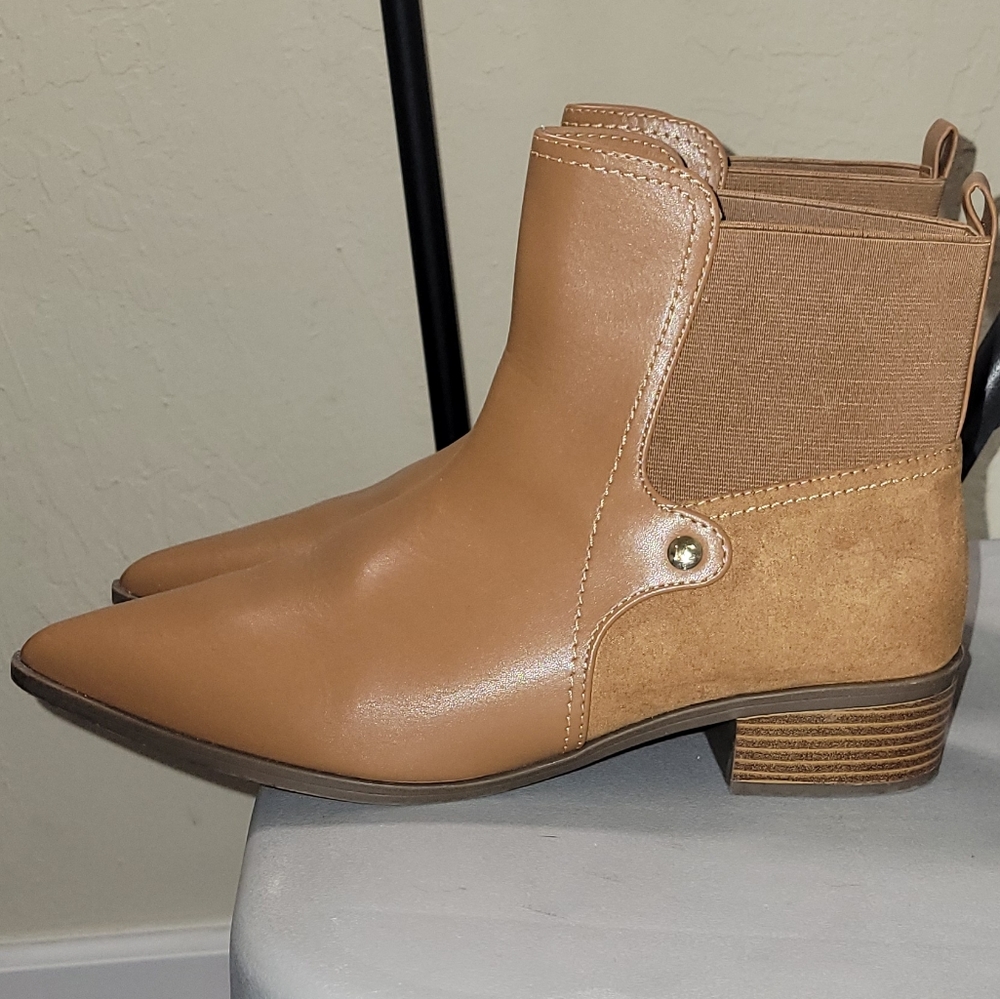 Liz Claiborne Booties Size 10